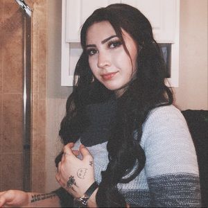 Meet your Posher, Mia